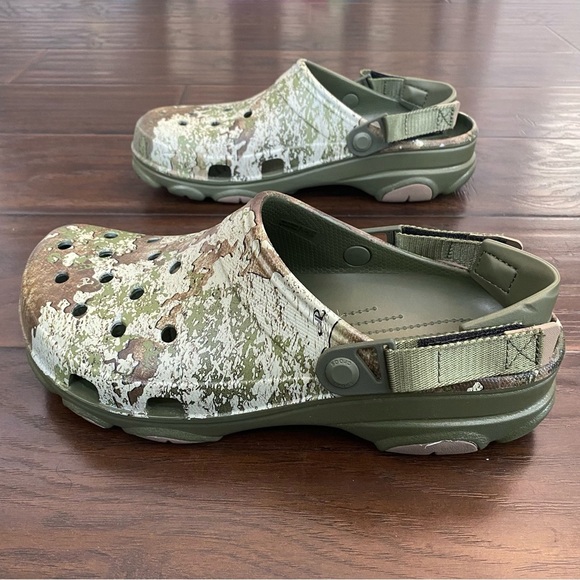 New crocs camo style sandals men’s size 11 main image 5